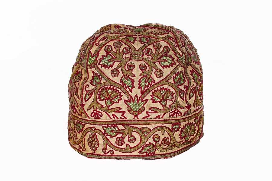 Lot 25 - A fine and rare gentleman's undress cap,...