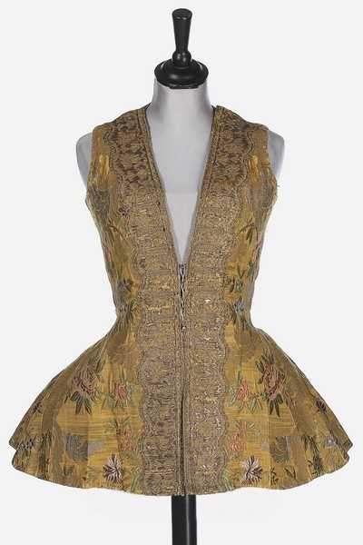 Lot 33 - A woman's gold brocade hunt waistcoat,...