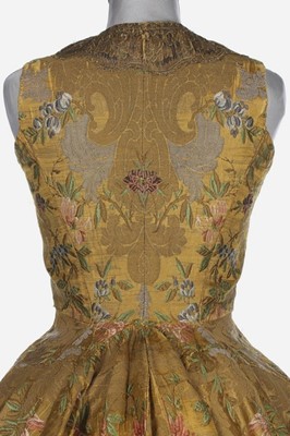 Lot 33 - A woman's gold brocade hunt waistcoat,...