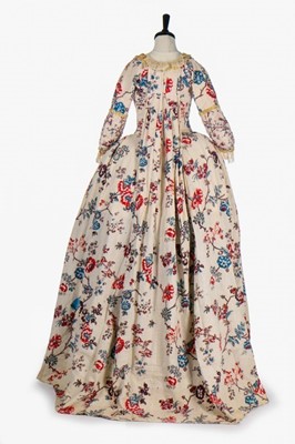 Lot 34 - A printed cotton 'Indienne' robe à la Franaise,...