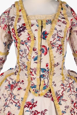 Lot 34 - A printed cotton 'Indienne' robe à la Franaise,...