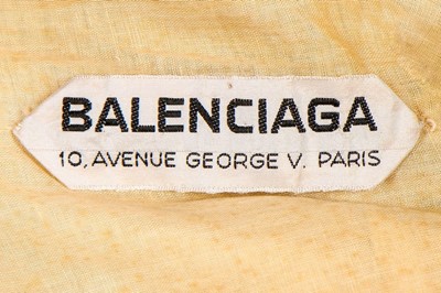 Lot 77 - A Balenciaga couture ivory guipure cocktail...
