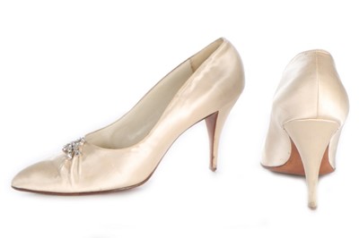 Lot 86 - Roger Vivier for Christian Dior ivory satin...