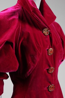 Lot 53 - An Elsa Schiaparelli couture deep fuchsia...