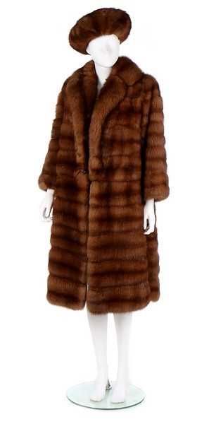Lot 14 - A fine Royal Crown light brown sable coat with...