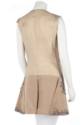 Lot 88 - A gentleman's embroidered buff silk waistcoat,...