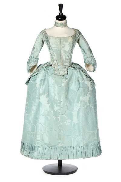 Lot 71 - A fine and rare pale turquoise silk damask pet-...