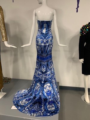 Lot 437 - A Roberto Cavalli 'Chinese' blue and white satin sheath, Autumn-Winter 2005-06