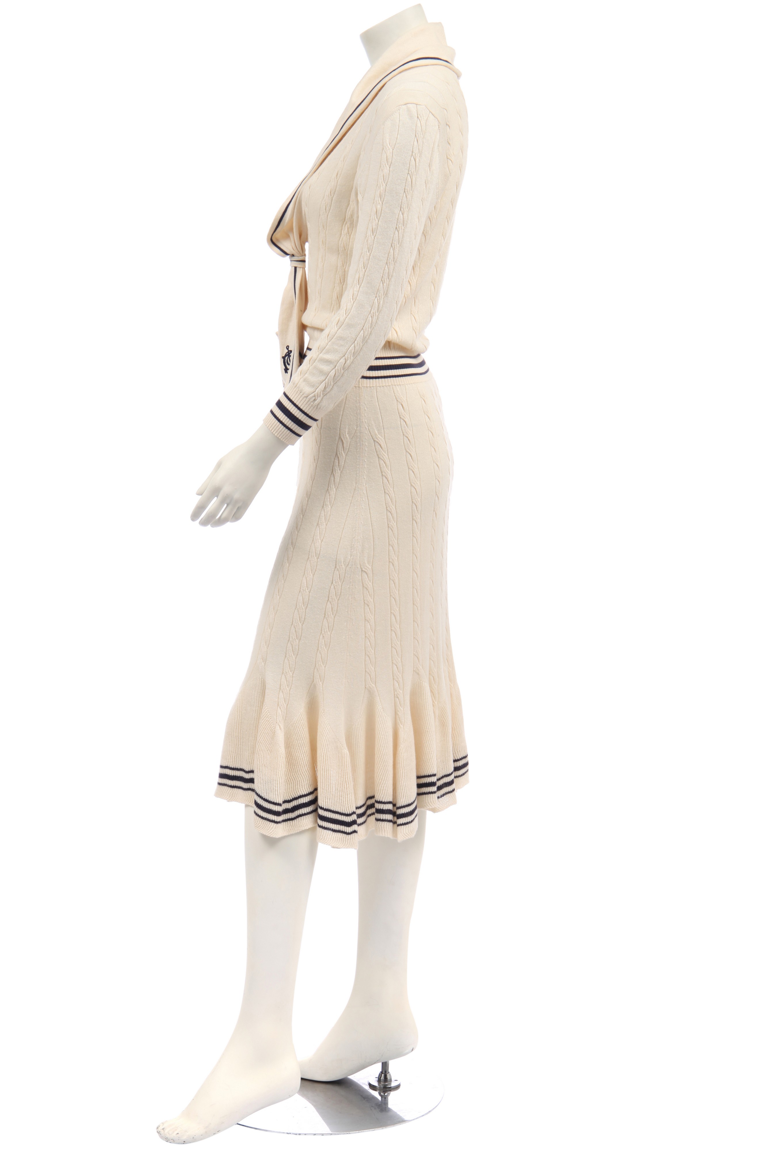 Lot 110 - An Alexander McQueen by Sarah Burton knitted Lot 110 - An Alexander McQueen by Sarah Burton knitted