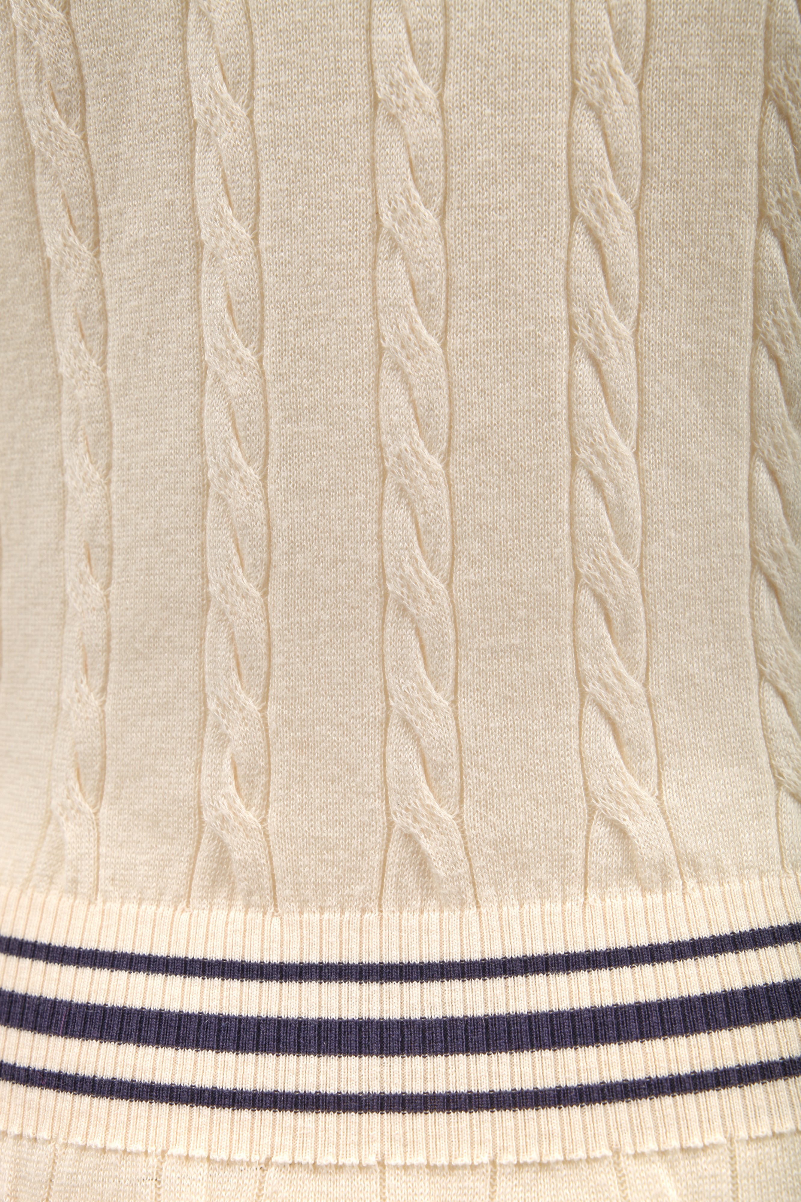 Lot 110 - An Alexander McQueen by Sarah Burton knitted Lot 110 - An Alexander McQueen by Sarah Burton knitted