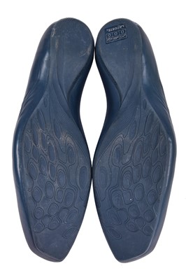 Lot 176 - A pair of Zaha Hadid for Lacoste men's shoes, 2009