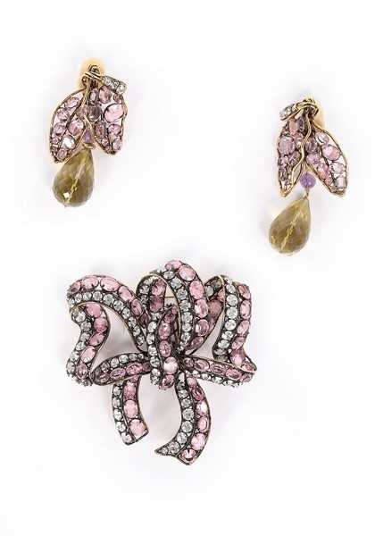 Lot 63 - An Iradj Moini bow-shaped brooch, 1990s,...