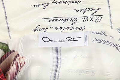 Lot 164 - An Oscar de la Renta botanical printed silk blouse, modern