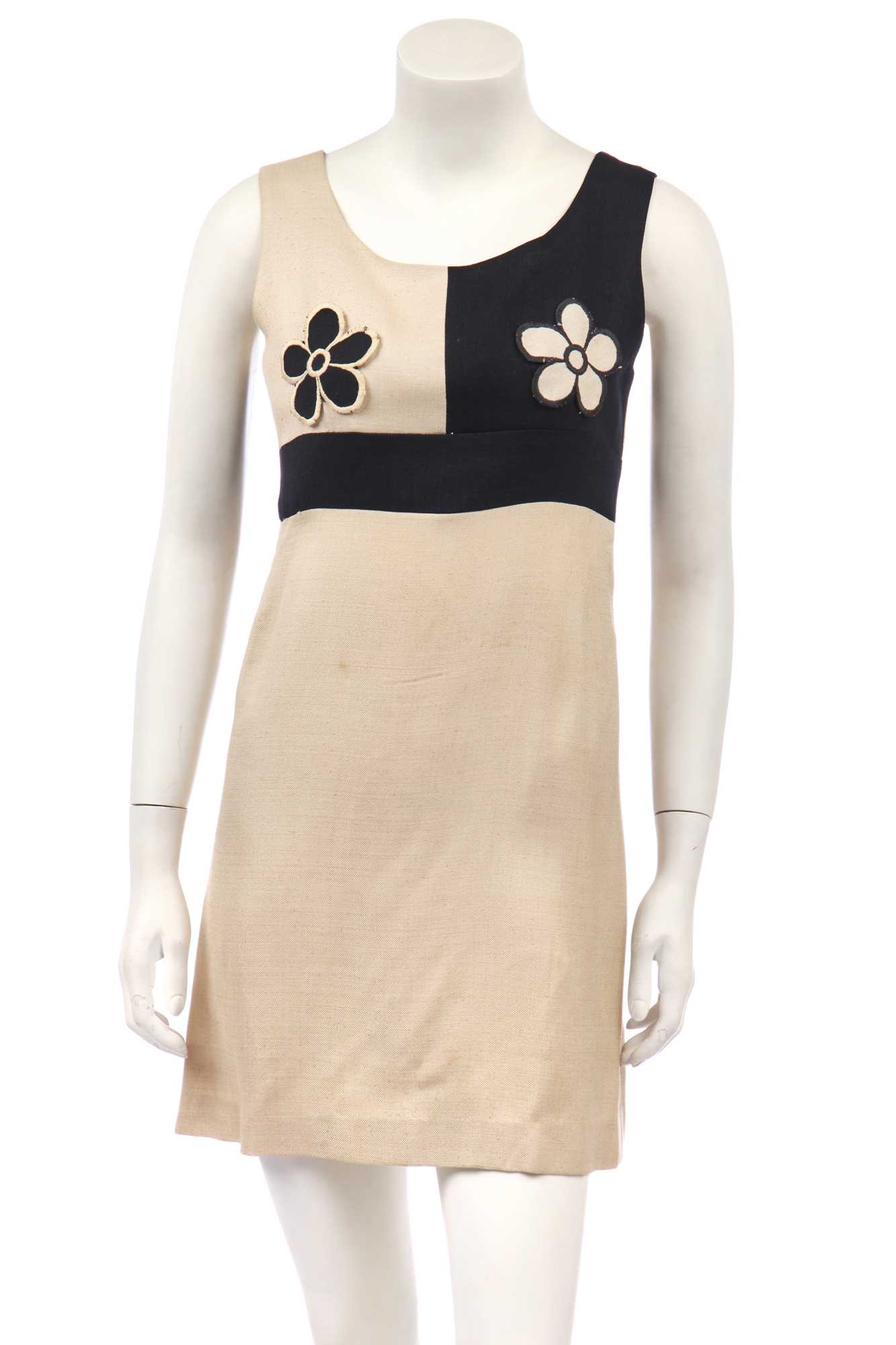 【新品タグ付き】and mary Donna gather mini dress Lot 319 - A good Mary Quant linen-blend mini-dress,
