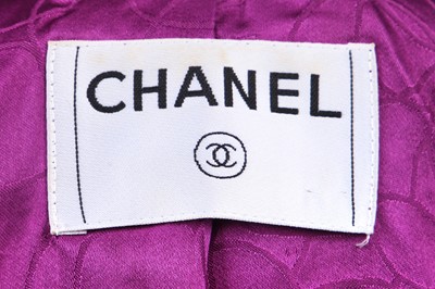 Lot 22 - A Chanel pink and purple houndstooth tweed jacket, 1990s