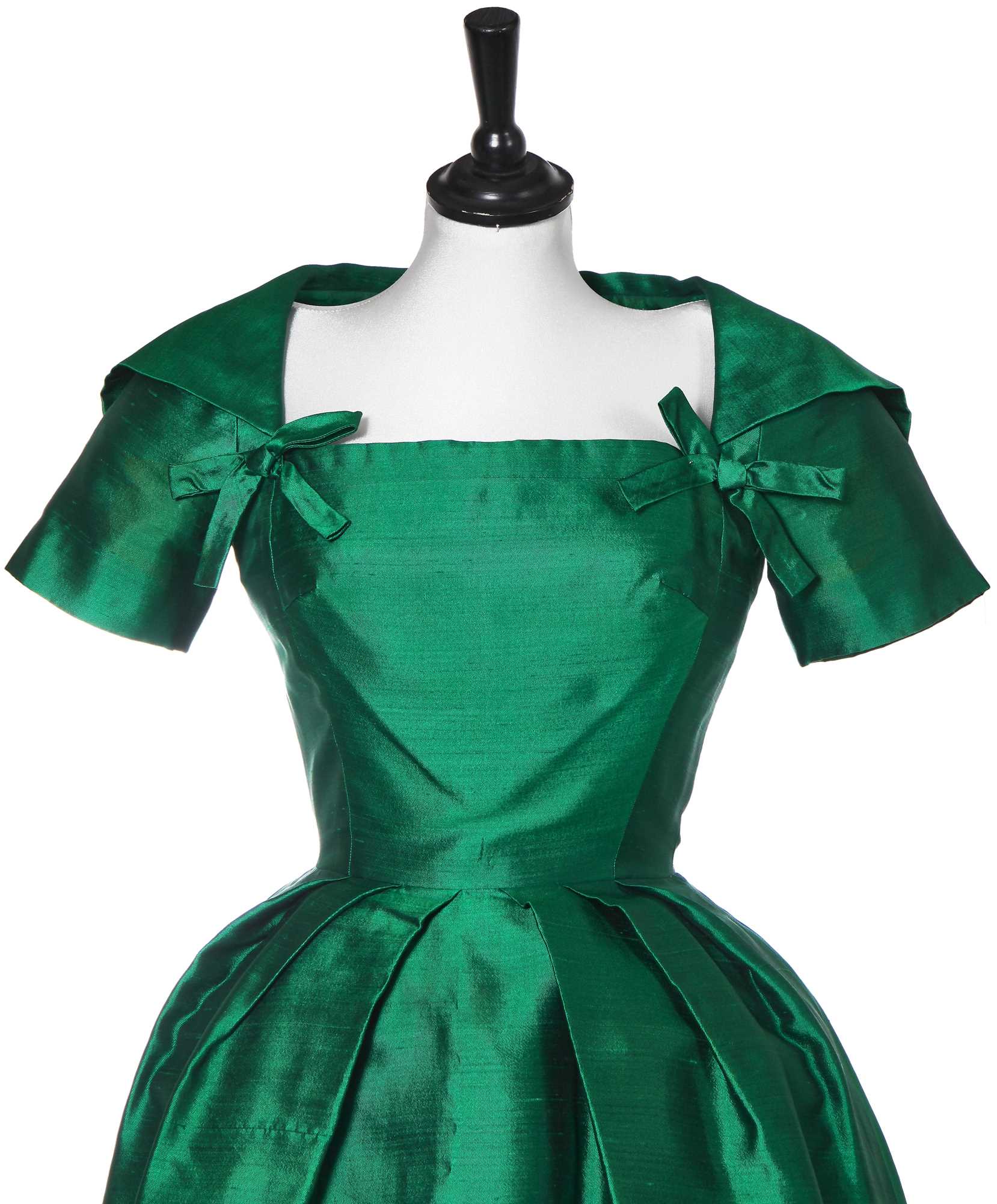 Lot 118 - A Christian Dior emerald green shantung Lot 118 - A Christian Dior emerald green shantung