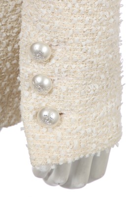 Lot 8 - A Chanel white tufted bouclé tweed double-breasted jacket, Cruise 2019