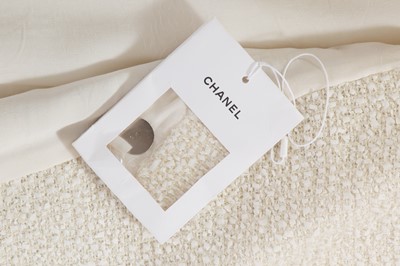 Lot 8 - A Chanel white tufted bouclé tweed double-breasted jacket, Cruise 2019