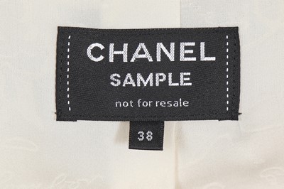 Lot 8 - A Chanel white tufted bouclé tweed double-breasted jacket, Cruise 2019