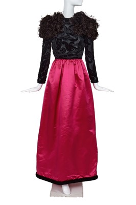 Lot 398 - A Valentino Garavani haute couture evening gown, mid 1980s
