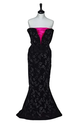 Lot 389 - A Carven haute couture velvet and satin sheath, 1980s