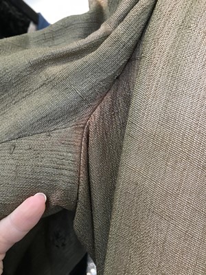 Lot 708 - A George Henry Lee & Co. brown raw silk day ensemble, circa 1914