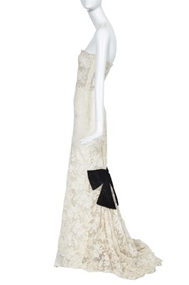 Lot 133 - A Valentino white guipure sheath with bow, circa 2007
