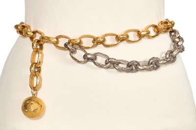 Lot 38 - A Chanel by Karl Lagerfeld two-tone chain belt, Spring-Summer 1993
