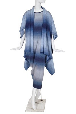 Lot 268 - An Issey Miyake graduated blue cotton jersey ensemble, circa 1985