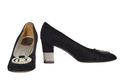 Lot 434 - A pair of Christian Dior black velvet shoes, circa 1968