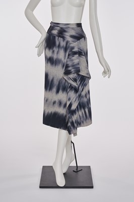 Lot 13 - An Issey Miyake navy and white kasuri weave cotton skirt, Autumn-Winter 1985-86