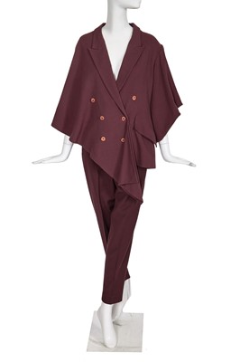 Lot 402 - A John Galliano puce moss crêpe jacket-cape, 'Hairclips' collection, Autumn-Winter 1988-89