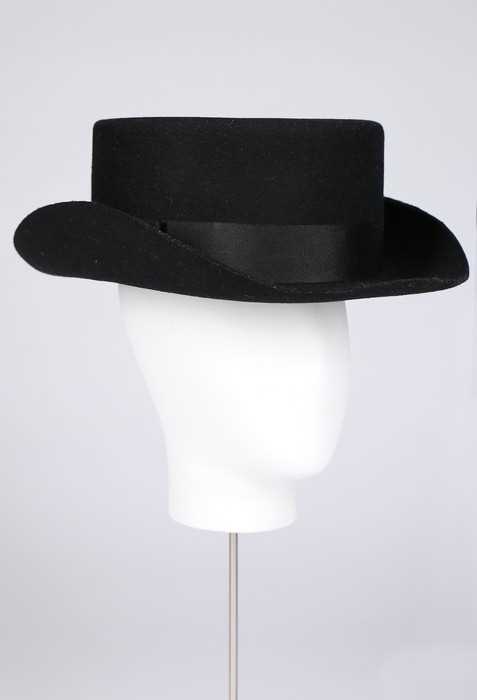 Lot 280 - A Vivienne Westwood black felt 'John Bull'