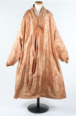 Lot 457 - A brocaded silk and gold thread man's chapan...
