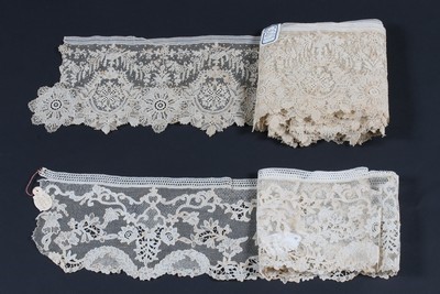 Lot 385 - A dress flounce of Brussels needlepoint lace,...